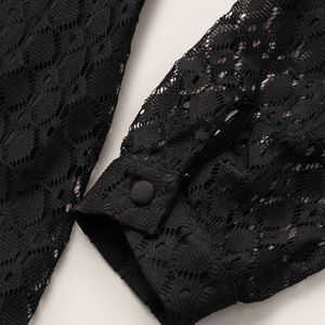 Geometric lace pattern round neck blouse